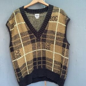 Urban Outfitters BDG Oversized Greyden Plaid Jacquard Knitted Vest Size Medium